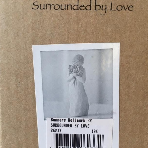 Surrounded by Love sculpted figure by Susan Lordi | Willow Tree - Picture 7 of 7